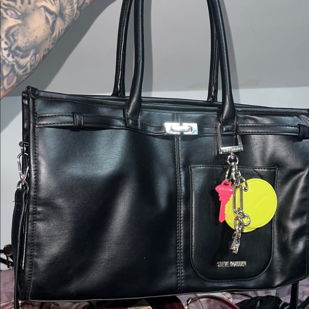 Steve Madden Sleek Black purse